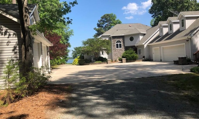 Lancaster House | Cozy, Private Water Front Home with Long Pier