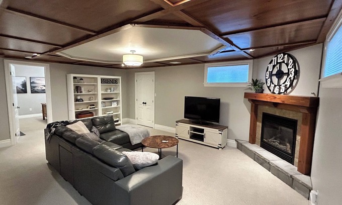 Midhurst Apartment | Cozy, quiet fully furnished corporate apartment with fireplace in Midhurst