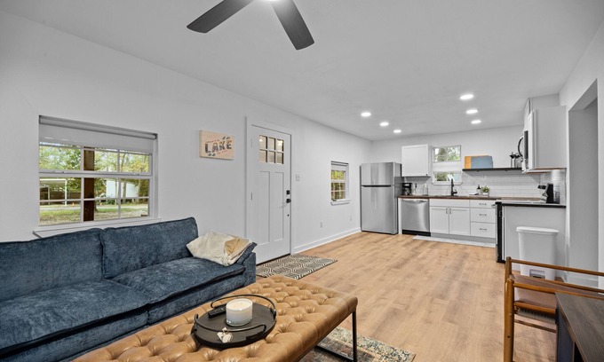 Zavalla Cottage | Cozy Remodeled Rayburn Cottage with Lakeviews