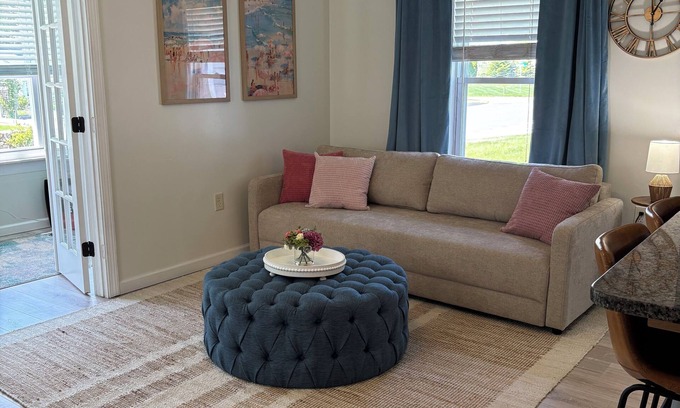 Waterford Cottage | Cozy Renovated Cottage with Game Room, WiFi, AC - Mins to Beach & Boardwalk