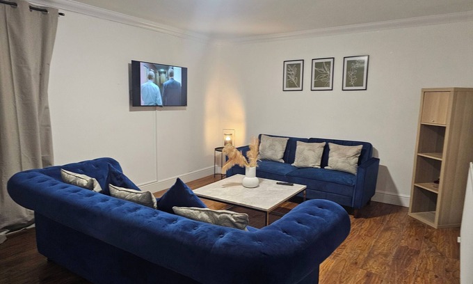 Bridgend House | Cozy Retreat in Bridgend with 3 Bedrooms