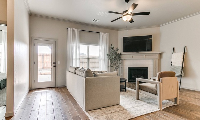 Wheatland House | Cozy Retreat in Yukon, OK!