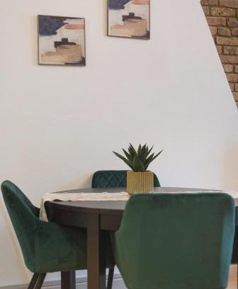 Kilburn Apartment | Cozy Retreat Near Downtown with Parking