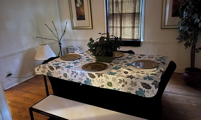 Slingerlands Ski Chalet | cozy retreat with modern amenties