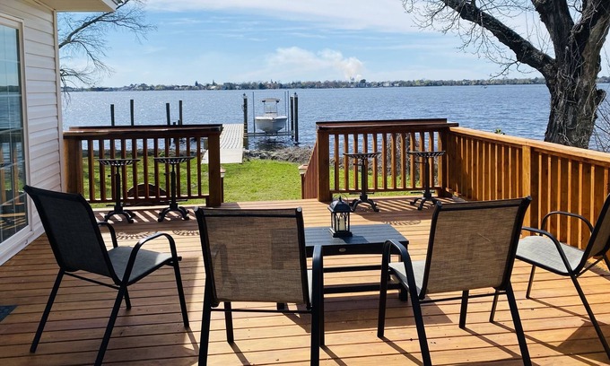 Bridgeton Cottage | Cozy riverfront cottage with an amazing view, minutes from downtown New Bern.