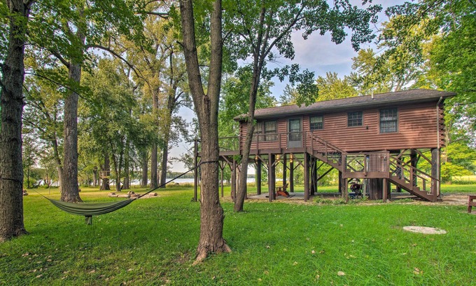 Camp Grove Cabin | Cozy Riverfront Getaway: Fishing On-Site!