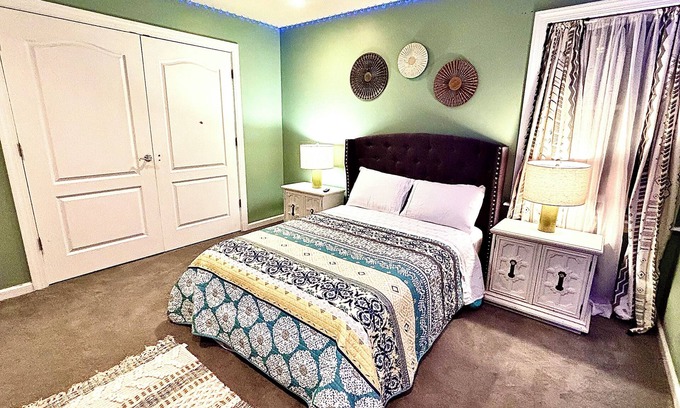 Zionhill House | Cozy room in a big home on a 6 acre resort-like Tranquil property