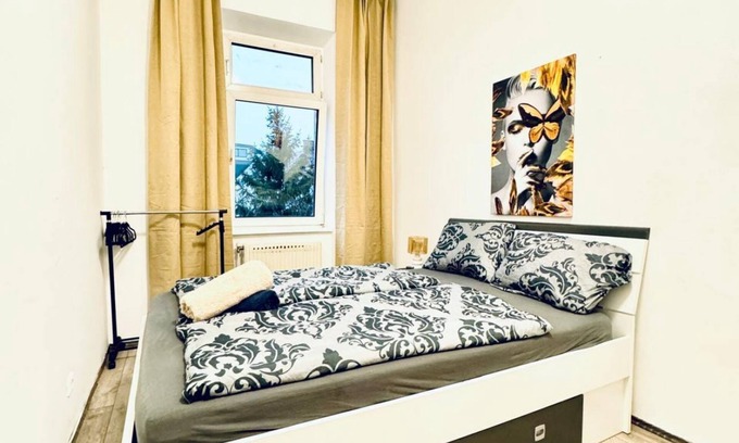 Grinzing Apartment | Cozy Room in a Shared Apt, 10Min to FAC Platz