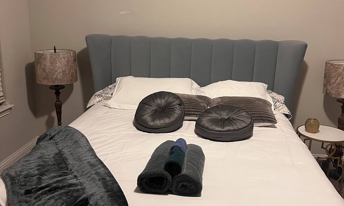 Frisco House | Cozy Room in Frisco