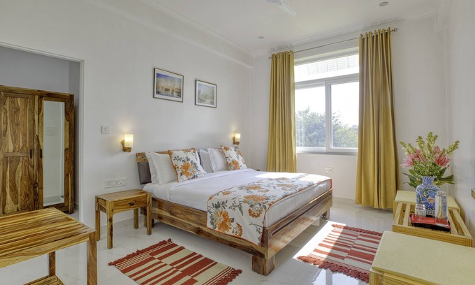 Paschim Vihar House | Cozy room in Jaipur amidst lush greens. Experience Indian Hospitality!