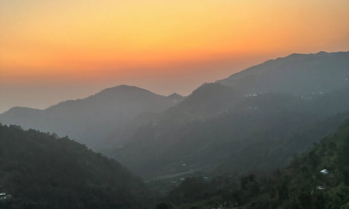 Nainital Apartment | Cozy Rooms Mountain View in the Heart of Nainital