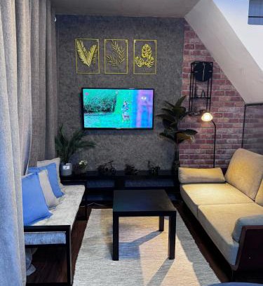 Subic House | Cozy Rustic Corner House Subic