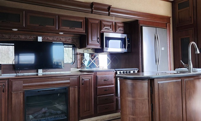 Ottoville House | Cozy RV for the Solar Eclipse