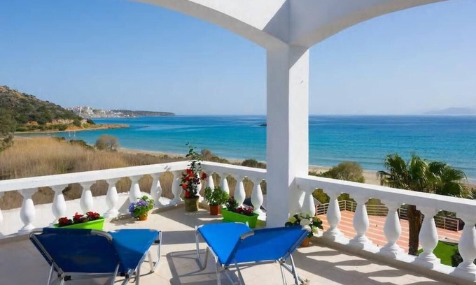 Agios Nikolaos Town Apartment | Cozy seaside apartment with big veranda on Almyros Beach, Mirabello Gulf, Crete