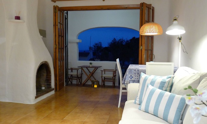 Platges de Fornells Apartment | Cozy see view apartment in Fornells beach