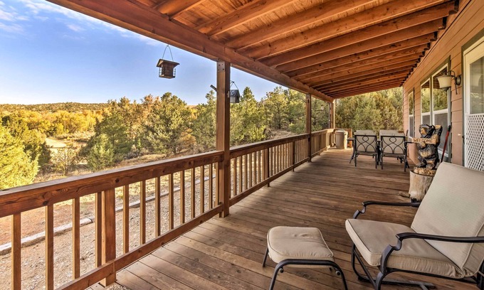 San Cristobal Cabin | Cozy Ski Cabin w/Deck Near Taos Ski Valley!
