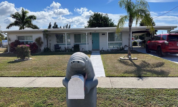 Port Charlotte - Charlotte Harbor House | Cozy South West Florida Escape on canal w/working space & pet friendly.