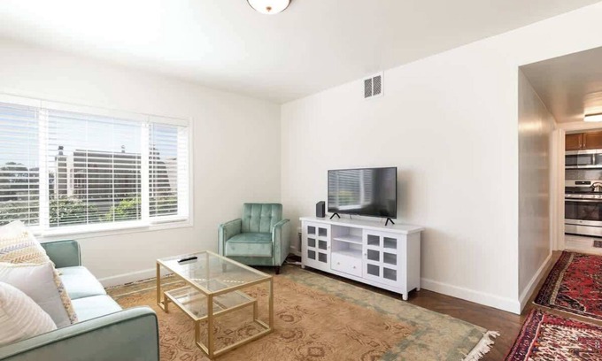 Lone Mountain Apartment | Cozy Spacious Furnished 1BR-APT in the Heart of SF