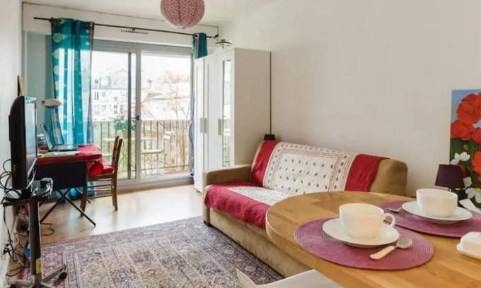 Quartier Saint-Ambroise Apartment | Cozy Studio Bastille with balcony