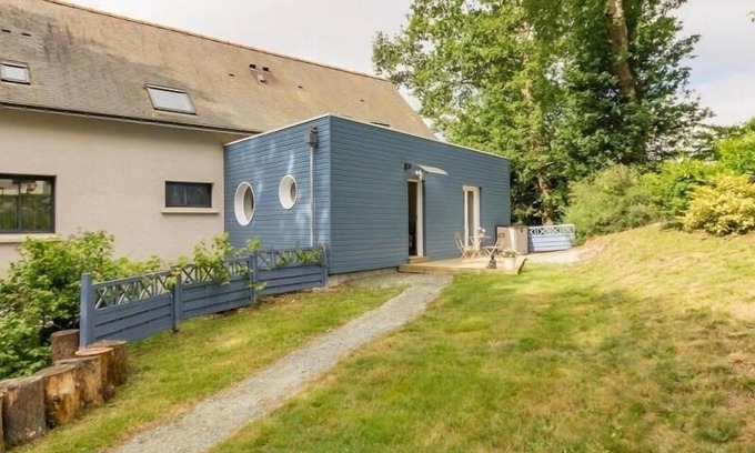 Plesse Cottage | Cozy Studio by Nantes-Brest Canal with Terrace & Garden