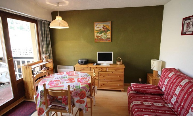 Auris Apartment | Cozy studio cabin for 3 at the foot of Auris en Oisans slopes