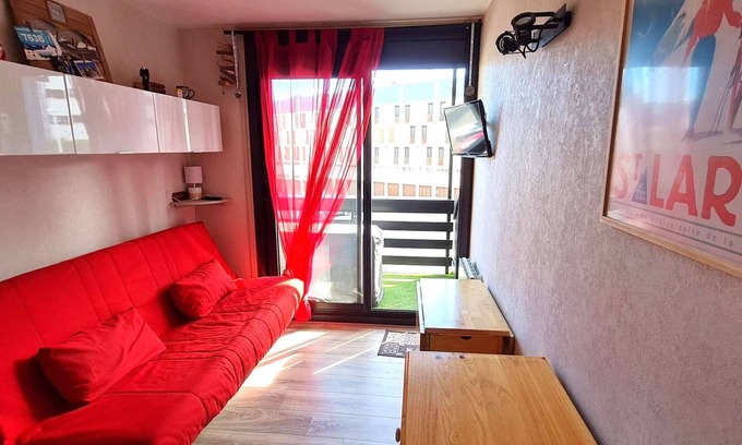 Cadeilhan-Trachere Apartment | Cozy studio for 4 with balcony in Pla d'Adet