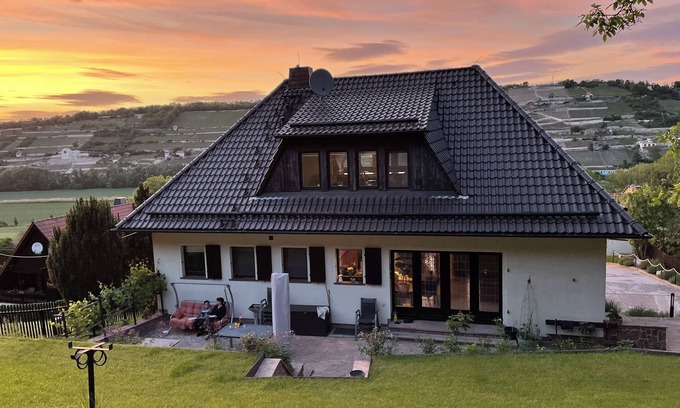 Freyburg Apartment | Cozy Studio For Two in Freyburg with an amazing view over the vineyards