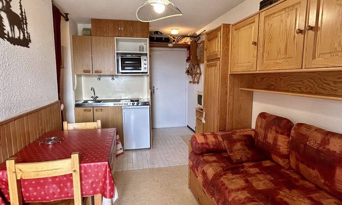 Eclose-Est Apartment | Cozy Studio for 4, Balcony, Near Shops & Lifts, Pet-Friendly - L'Alpe d'Huez