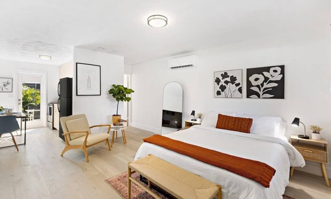 Lake Ridge Apartment | Cozy Studio Getaway – Simple Comfort