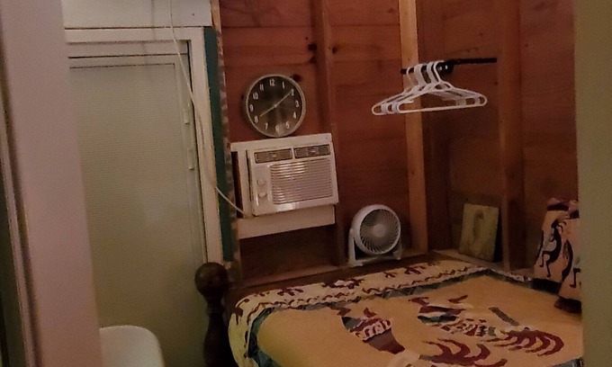 Mobile Apartment | Cozy Studio Hideaway Has Fast Wi-fi TV Garage Patio