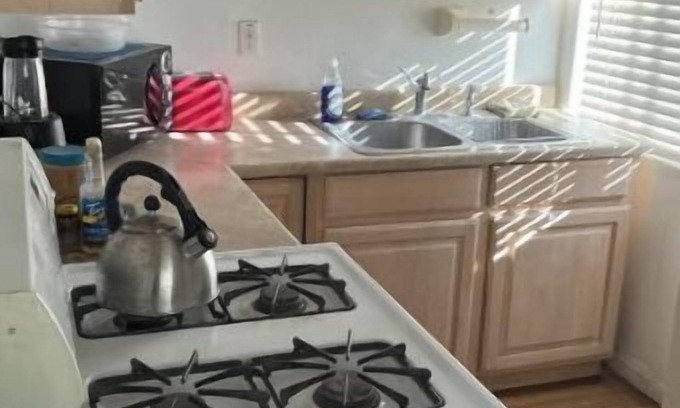 Patton Apartment | Cozy studio in charming San Bernardino with AC, WiFi