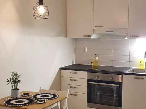 Lantinen District Apartment | Cozy Studio in Espoo - Free Garage Parking
