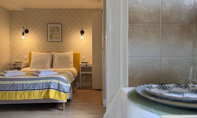 Excideuil Apartment | Cozy studio in the heart of Excideuil with wifi and pets allowed