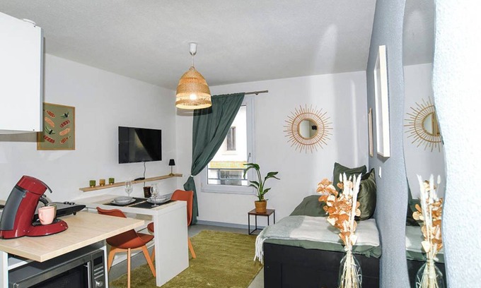 Madeleine-Champ de Mars Apartment | Cozy Studio Near Cité des Congrès - Wi-Fi and fiber