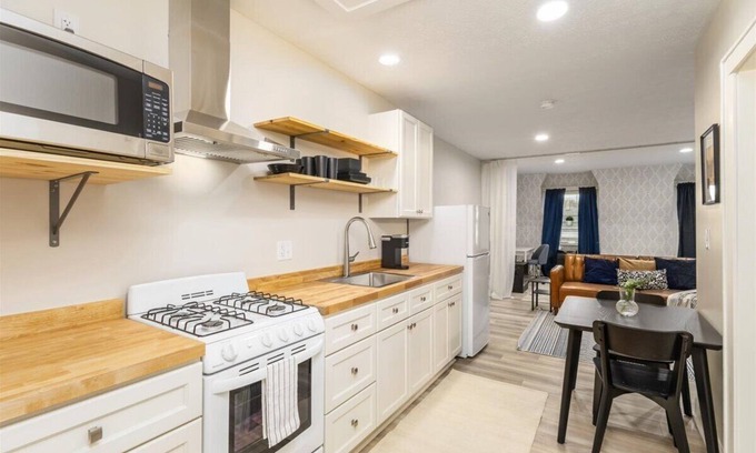 Columbus Apartment | Cozy Studio Near German Village!