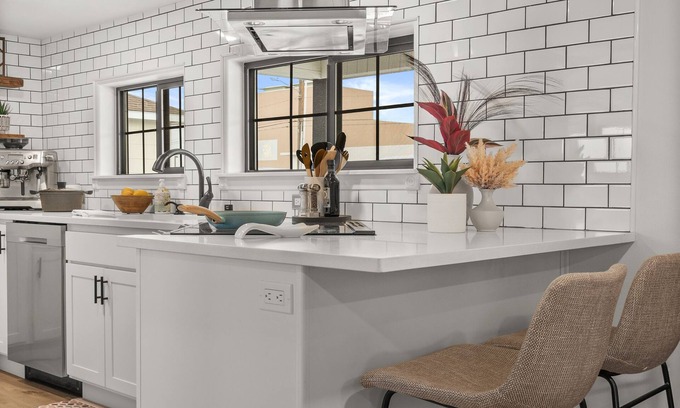 Richland House | Cozy Studio- Pets Welcome! Hot Tub on site!