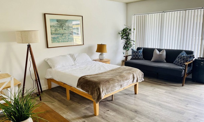 Sawtelle Apartment | Cozy Studio West La- UCLA,SMC, min to Santa Monica pier-beach/Venice/Malibu