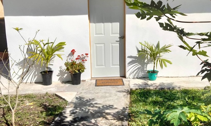 Alfredo V. Bonfil Apartment | Cozy studio with car rental available!