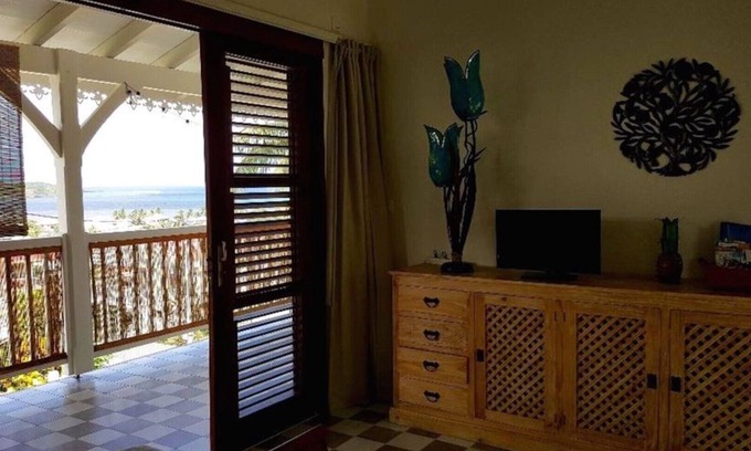 Le Vauclin Apartment | Cozy studio with beautiful terrace overlooking the sea and garden