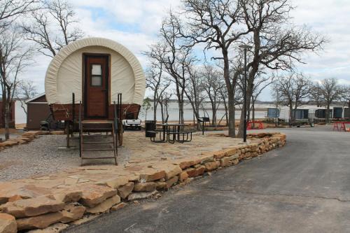 Bridgeport House | Cozy - Stylish West Wagon - Rustic Charm