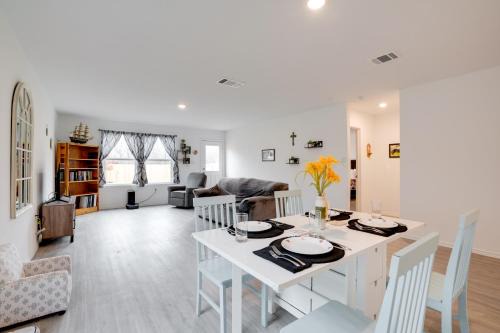Southside House | Cozy Texas Escape Near SeaWorld San Antonio!