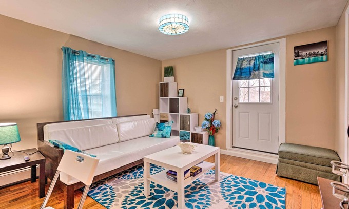 Brockton Apartment | Cozy Third-Story Apartment in Dtwn Brockton!