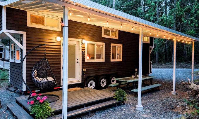 Regional District of Nanaimo House | Cozy Tiny Home - Farm Stay - Near Qualicum Beach