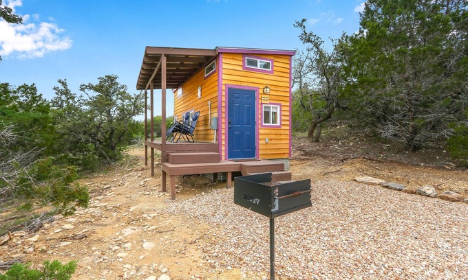 Dripping Springs House | Cozy Tiny House in Dripping Springs w/Sunset Views & Romantic Fireplace