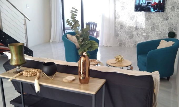 Discovery Bay House | Cozy townhome retreat - 5 mins from the beach!