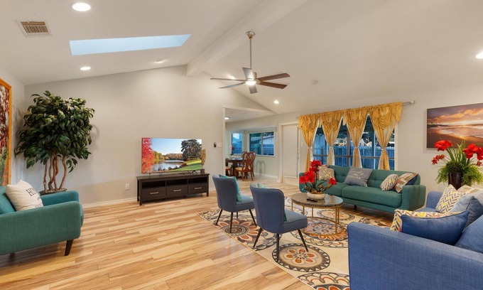 Anderson Mill House | Cozy&Tranquil Heaven With KingSuite&Covered Patio&BigFencedYard, 5-Star-Location