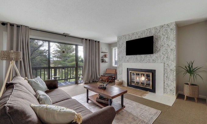Acme House | Cozy Traverse City Condo