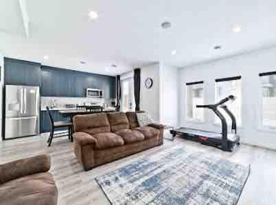 Evanston Apartment | Cozy two bed apartment