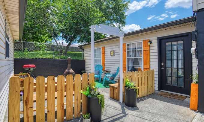 Powell Apartment | Cozy & Unique Private Guest House! 15 mins to Downtown and UT