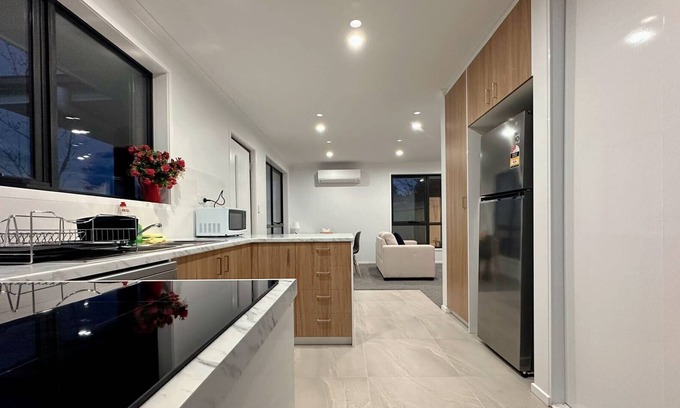 Hobart House | Cozy unit at Glenorchy close to CBD and Airport